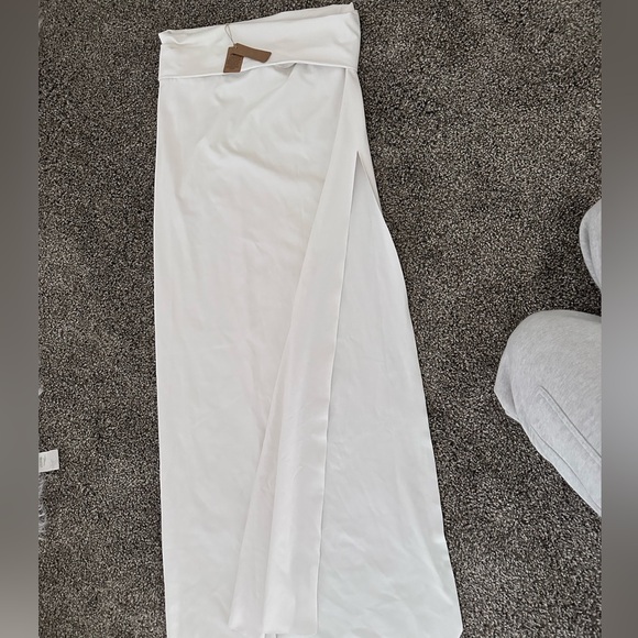 SKIMS skirt - Picture 2 of 5